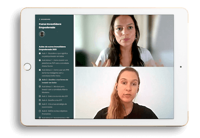 tablet com imagem das mentoras nas aulas online